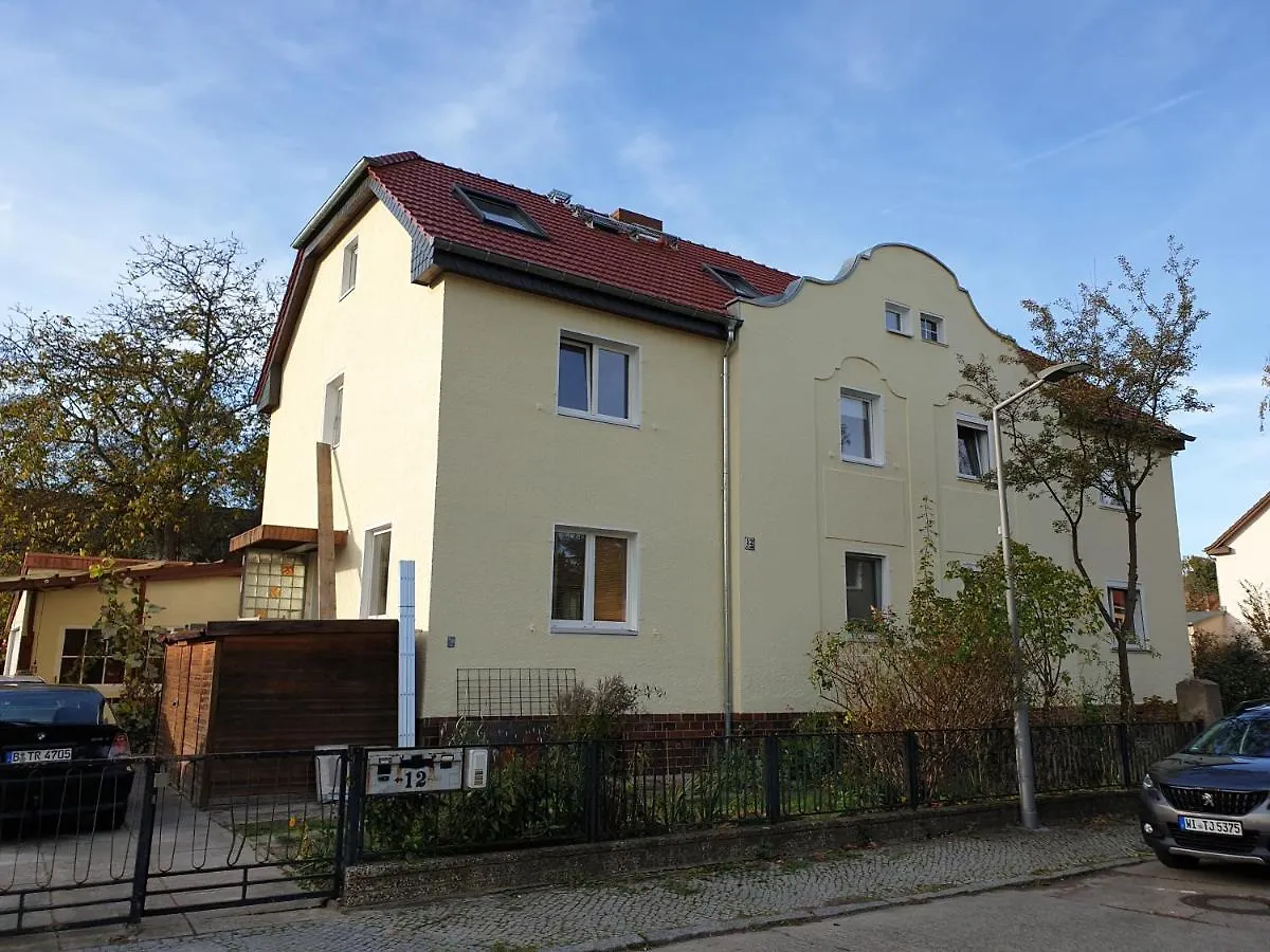 Helles Apartment In Berlin-Mariendorf Almanya